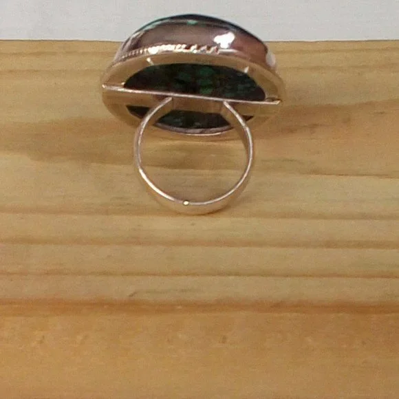 Sterling Silver Turquoise Oval Ring: Size (7) - Picture 4 of 12